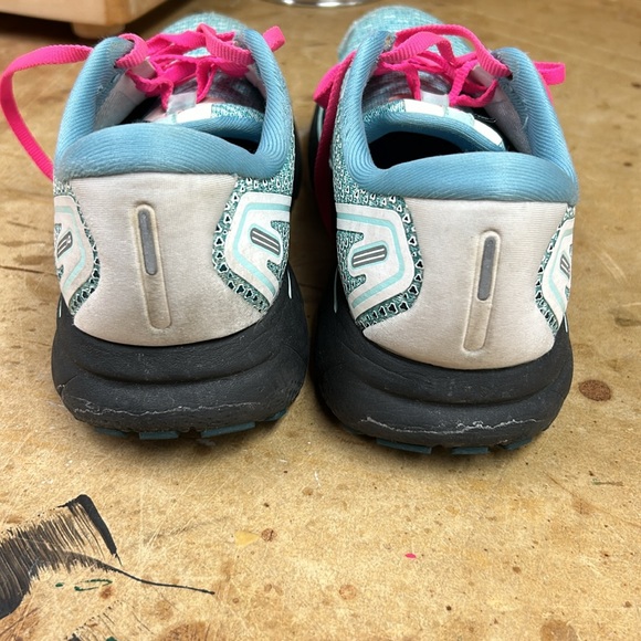 Brooks brand women’s running shoes size 8 shoes show some wear pictured - Picture 3 of 9